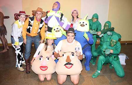 Fantasia de Toy Story modelos improvisadas